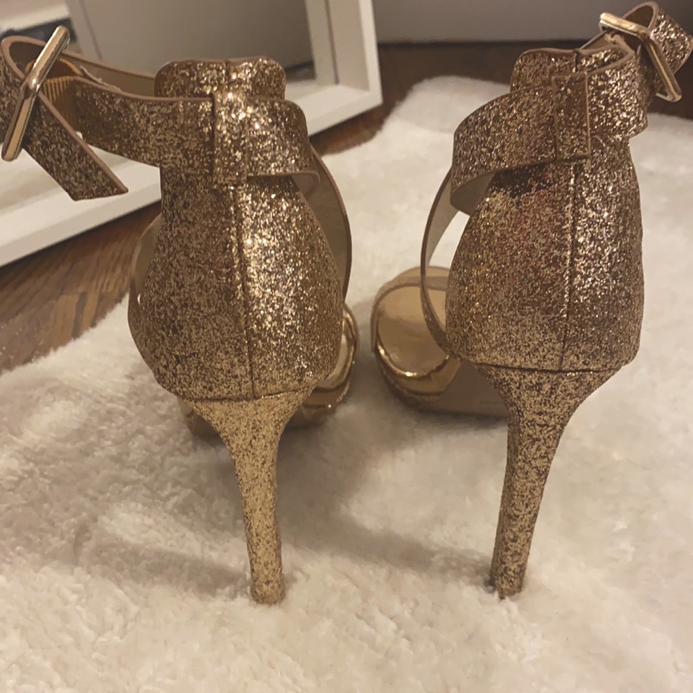 Heels - Picture 3 of 3